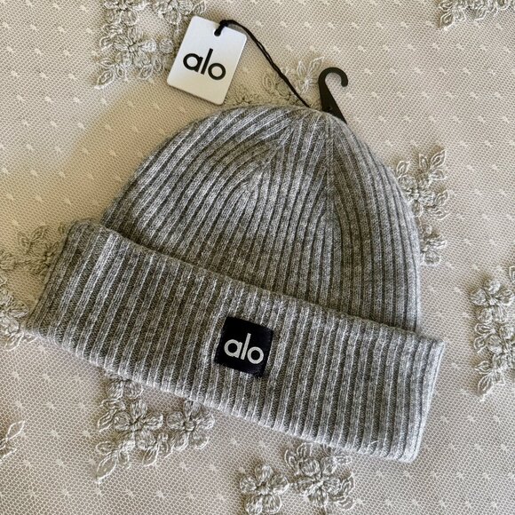 ALO Cashmere Beanie Dove Grey Heather - Picture 1 of 4